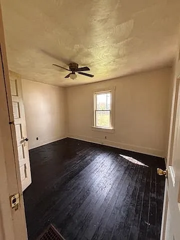 1305 E Lawrence St — Photo 3