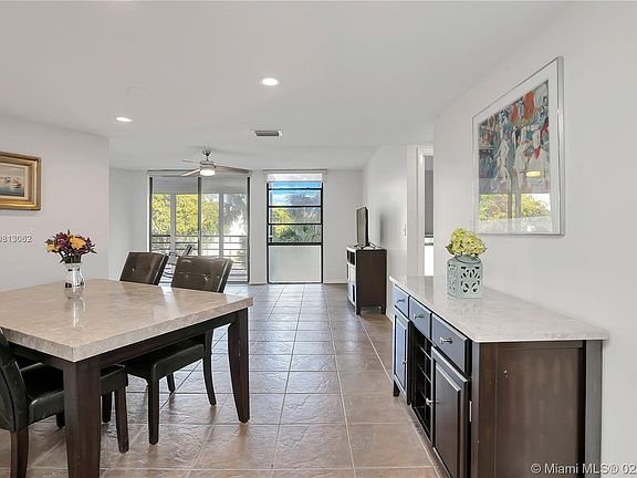 5th image of 20400 W Country Club Dr APT 318