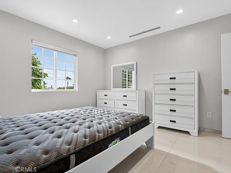 10510 Helendale Ave — Photo 33