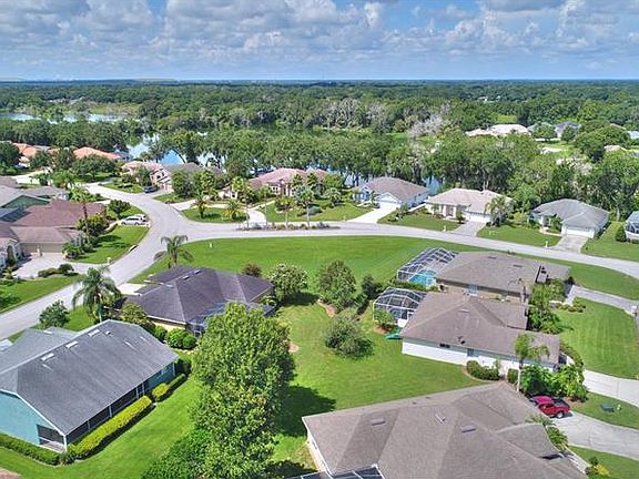 3rd image of Fairway Oaks Dr