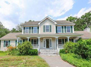 19 Bear Run Dr, Litchfield, NH 03052