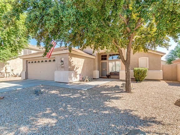 3rd image of 2303 E Torrey Pines Pl
