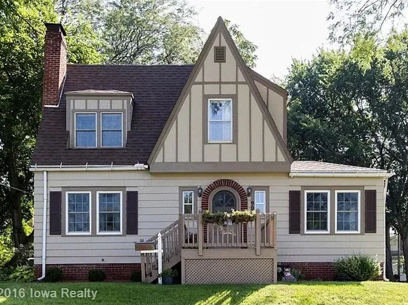 907 37th St, Des Moines, IA 50312