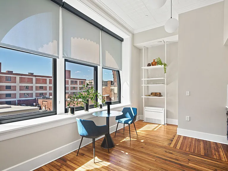 303 N Howard St — Photo 20