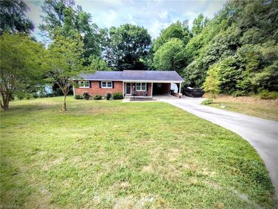 1003 Hillcrest Dr, Thomasville, NC, 27360