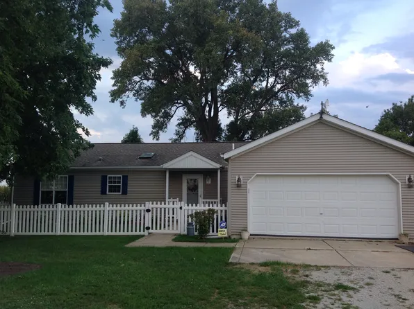 3571 County Road 800 E, Dewey, IL 61840