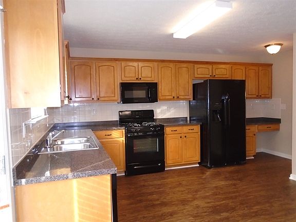 2nd image of 2120 Parador Bnd