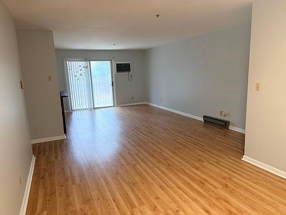 5th image of 3050 Jacqueline Dr Unit 8