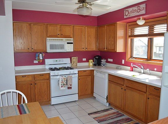 3rd image of 17959 Oak Park Ave APT 2S