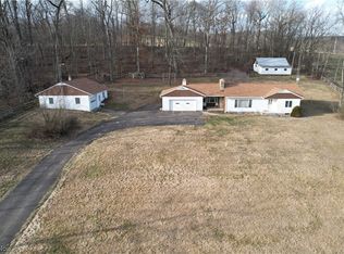 5893 Cherry Run Rd NW, Strasburg, OH 44680