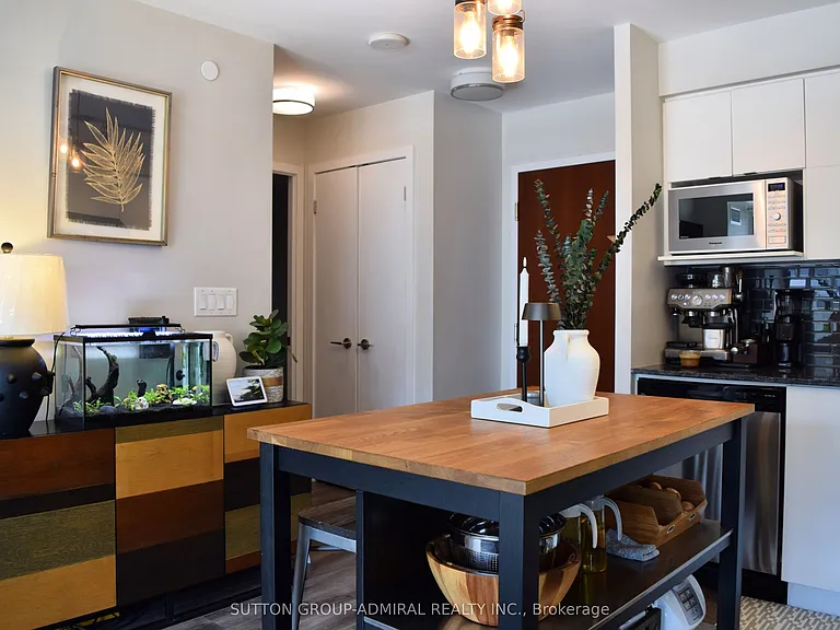 160 Flemington Rd #402 — Photo 10