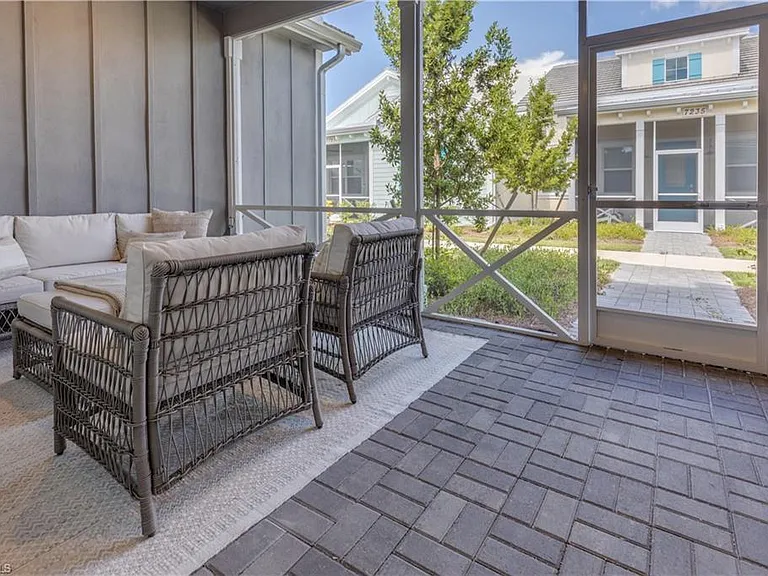 7213 Saona Ct — Photo 16