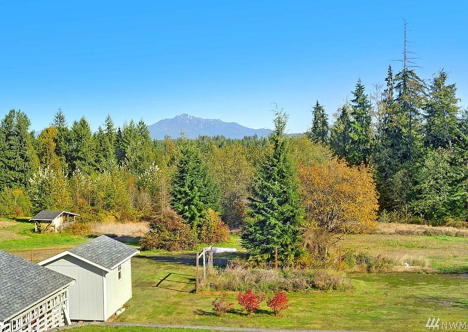 1st image of 1029 171st Ave SE