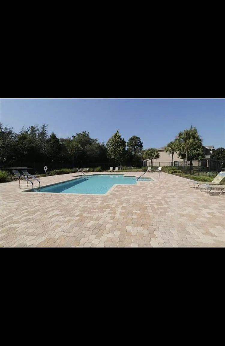 2 bed, 2.5 bath, 1343 sqft, $1,699 — Photo 3