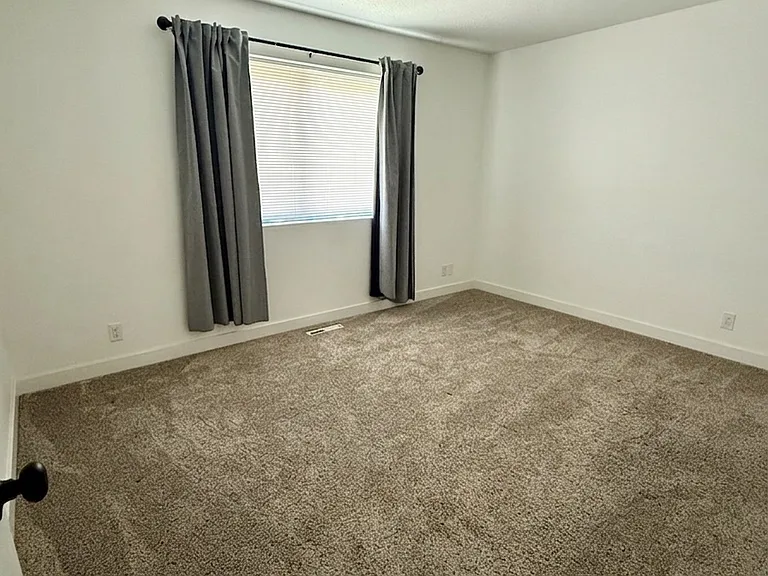 15528 Clovernook Dr #B — Photo 5