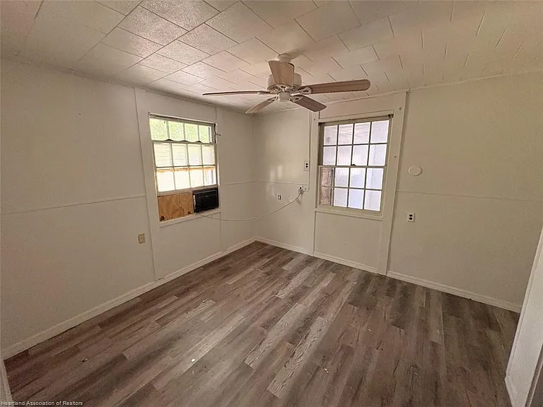 1616 Roseland Ave — Photo 7