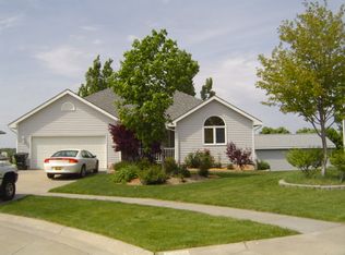 5305 Blueberry Ct, Lincoln, NE 68516