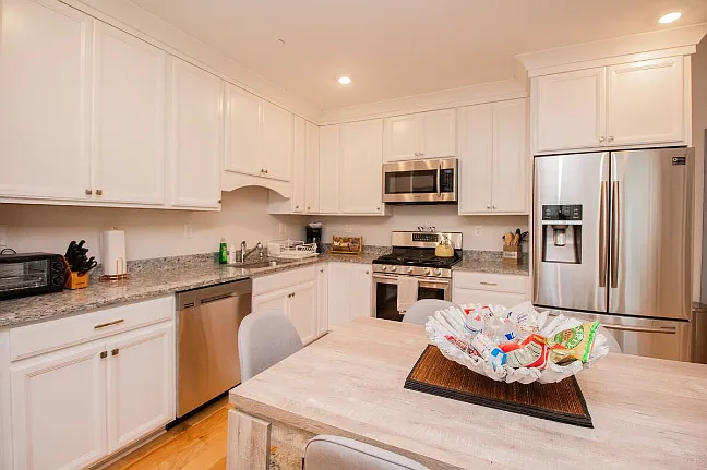 1008 Tremont St #3 — Photo 13