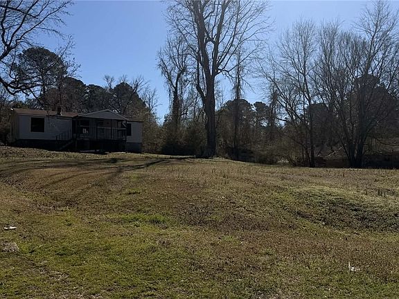 4th image of 818 Franconia Rd NE