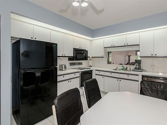 4th image of 1101 SW 128th Terrace #105C