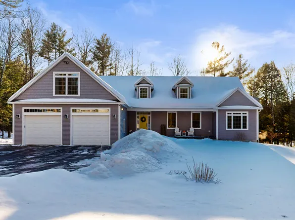 17 Bowdoin Drive, Lewiston, ME 04240