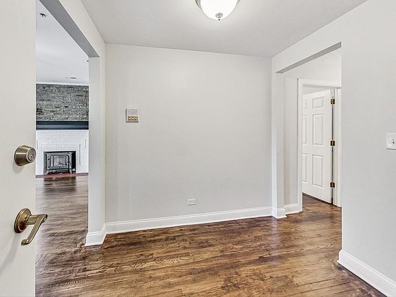 5th image of 3215 W Leland Ave APT 3E