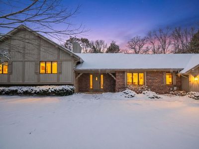 279 High Forest DRIVE, Cedarburg, WI, 53012