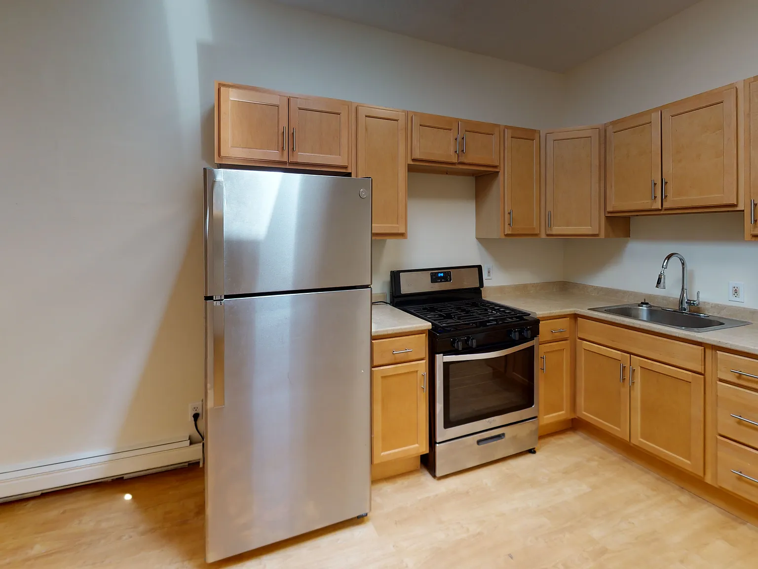 1 bed, 411 sqft, $1,450 — Photo 2