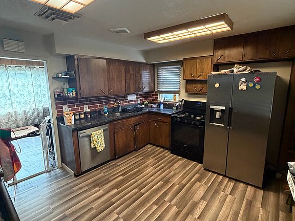 2nd image of 271 Jackson Ave