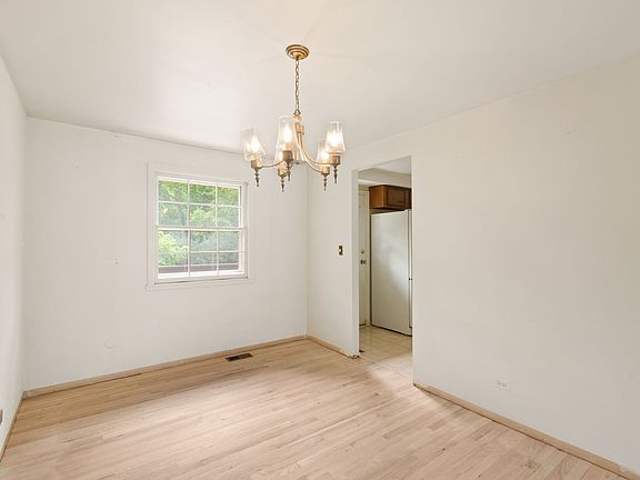 4th image of 533 Bahama Ln