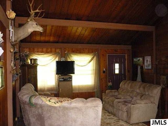 4th image of 325 Wood Hills Dr
