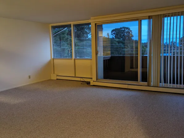 2221 Lake Rd APT 18, Belmont, CA 94002