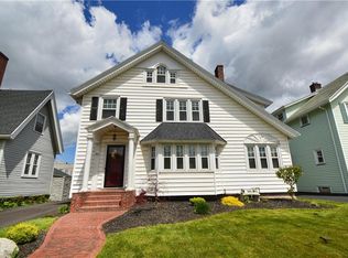 312 Hurstbourne Rd, Irondequoit, NY 14609