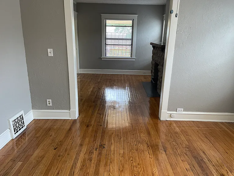 2208 E 29th St #1 — Photo 21
