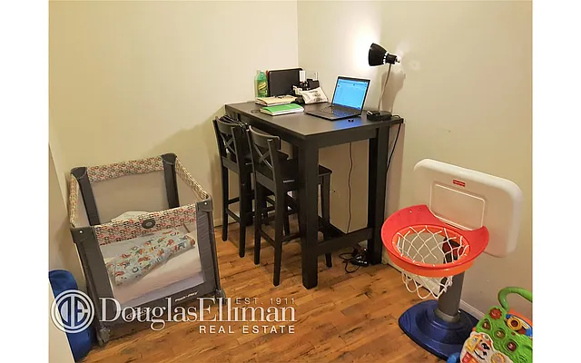 Rented by Douglas Elliman | media 14