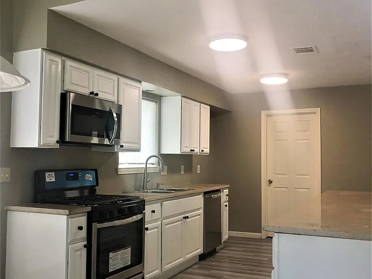 15810 Tumbling Rapids Dr — Photo 2