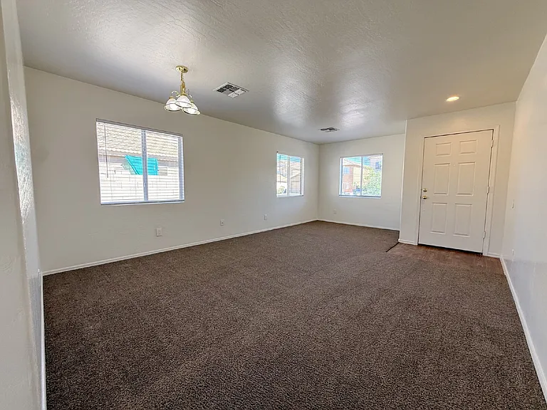 6036 W Wood St — Photo 8