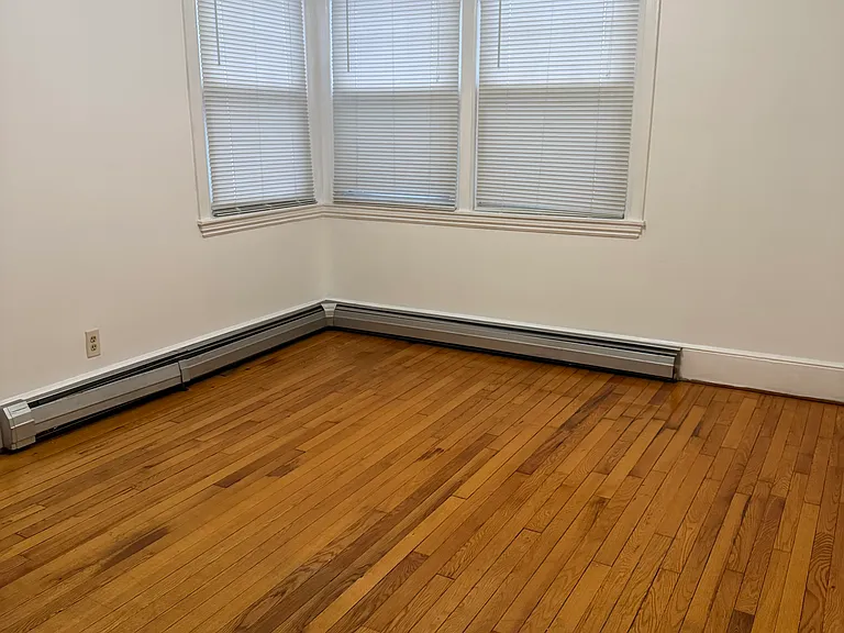 8 Greystone Ave — Photo 7