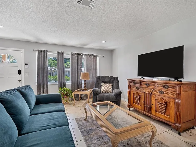5738 Antilles Dr — Photo 4