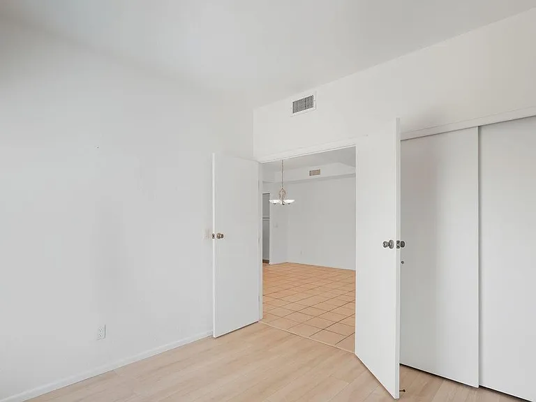 5565 N Sapphire Dr — Photo 9