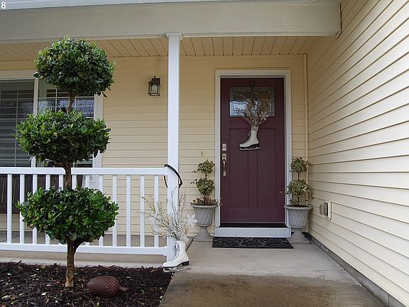 2nd image of 200 E 15th Pl