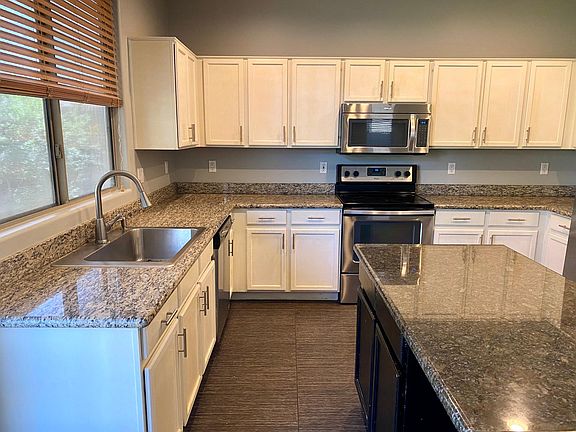 5th image of 133 W Mahogany Pl