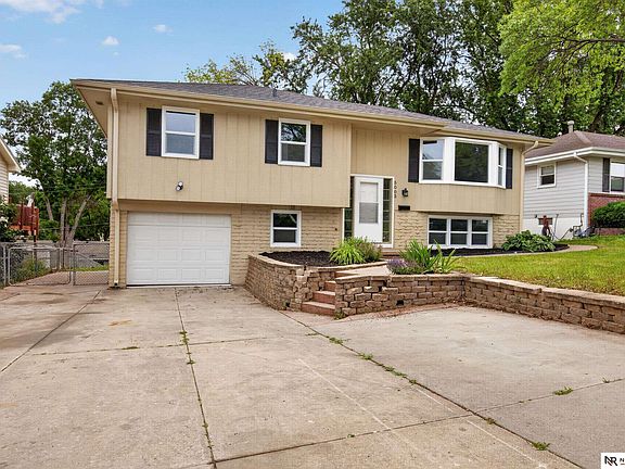 2nd image of 5005 S 90th St