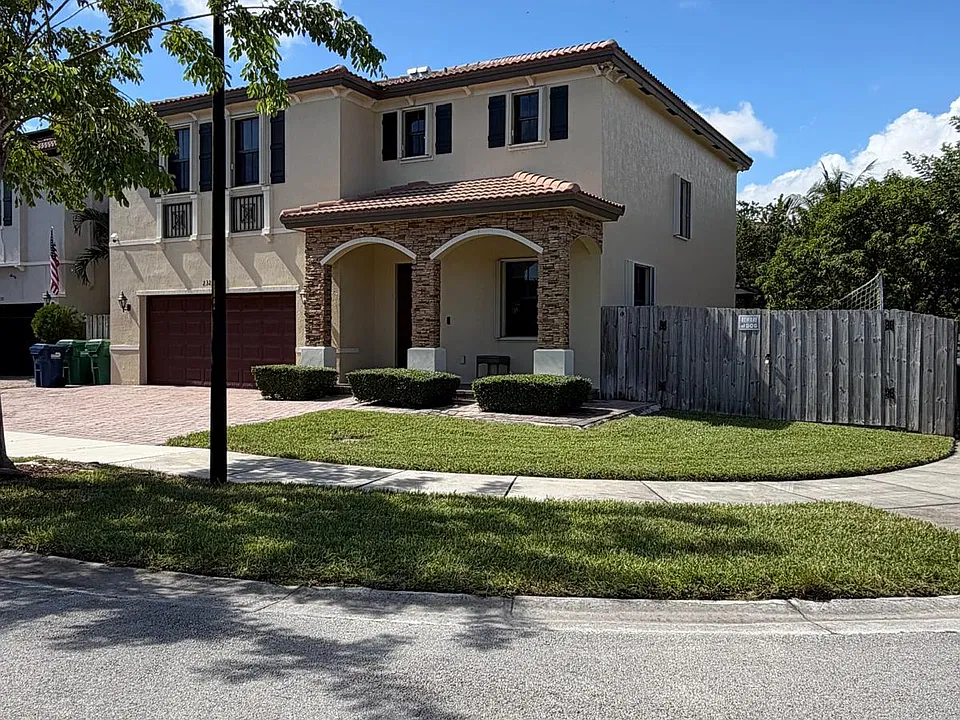 23270 SW 117th Path