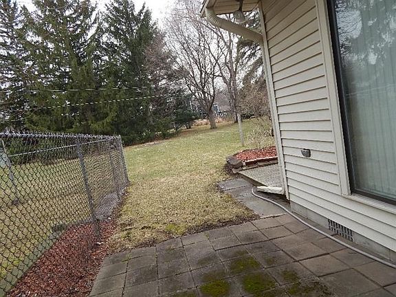 4th image of 1149 Sullivan Dr
