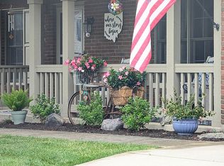 1932 Willow Lakes Dr, Springfield, OH 45502