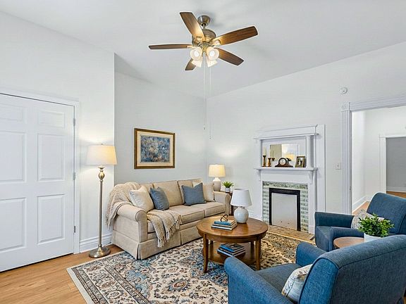 4th image of 449 E Brandeis Ave #A