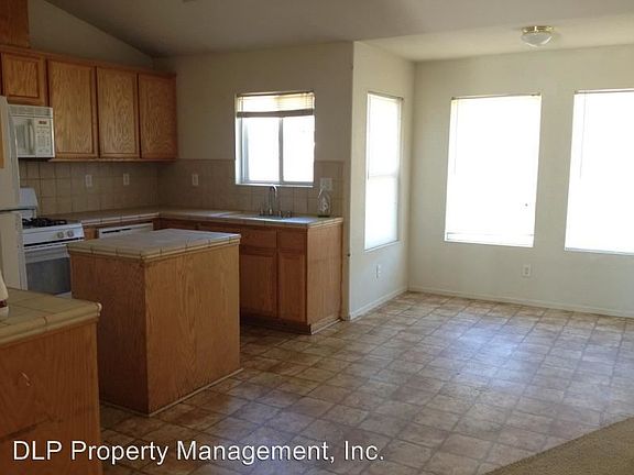 2nd image of 527 Fairmont Dr