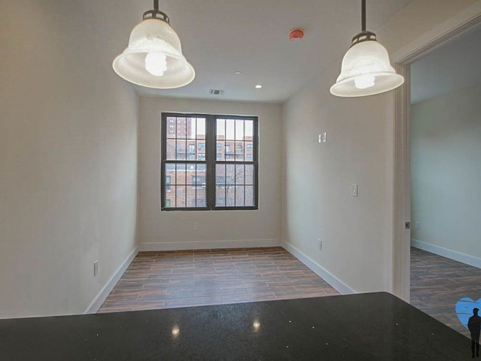 1st image of 744A Willoughby Ave #3H