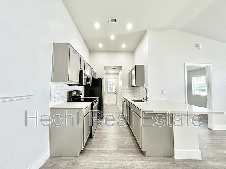 2308 Fuzz Fairway #B — Photo 11